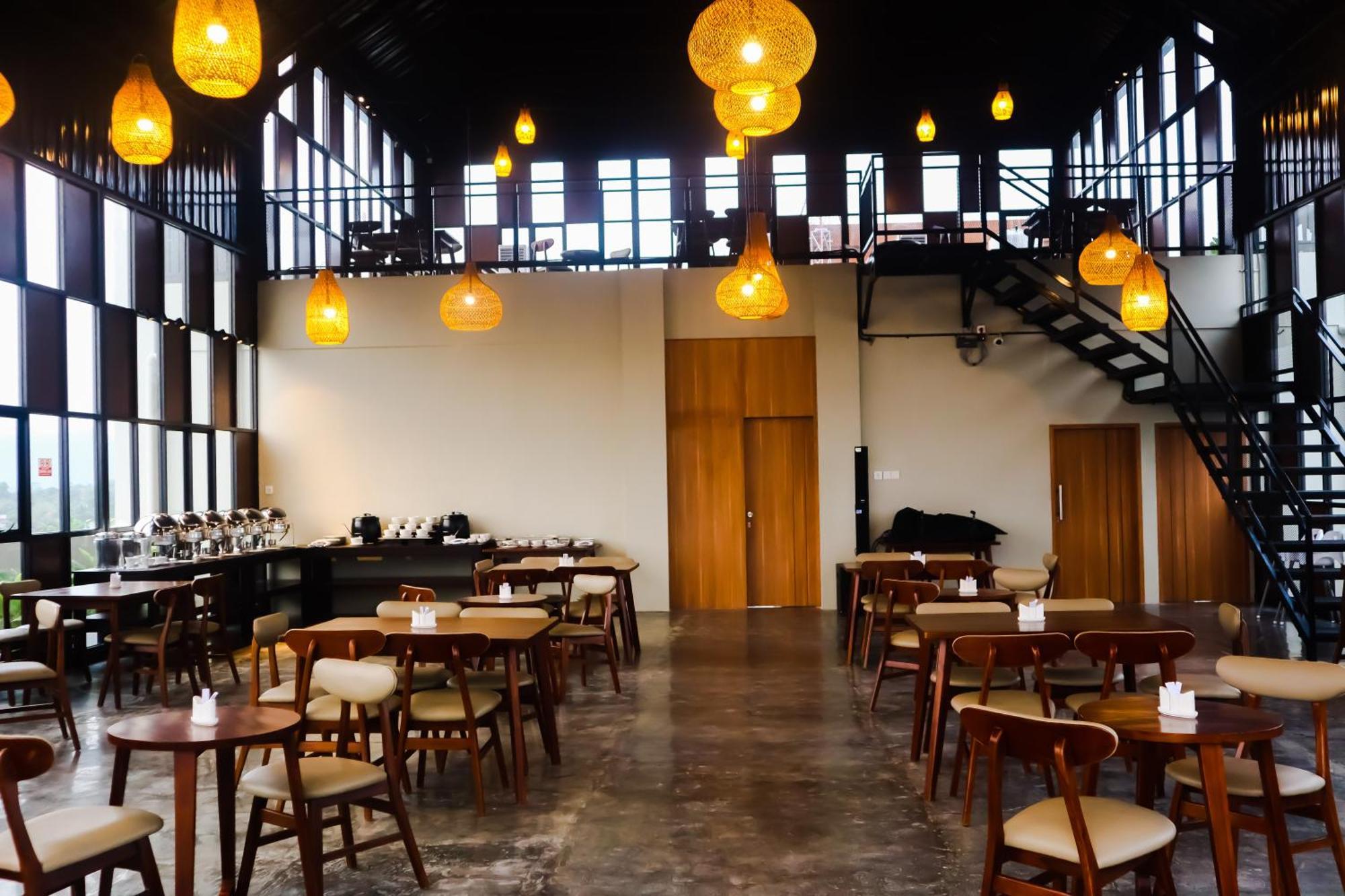 Front One Hotel Gombong Gombong  Bagian luar foto