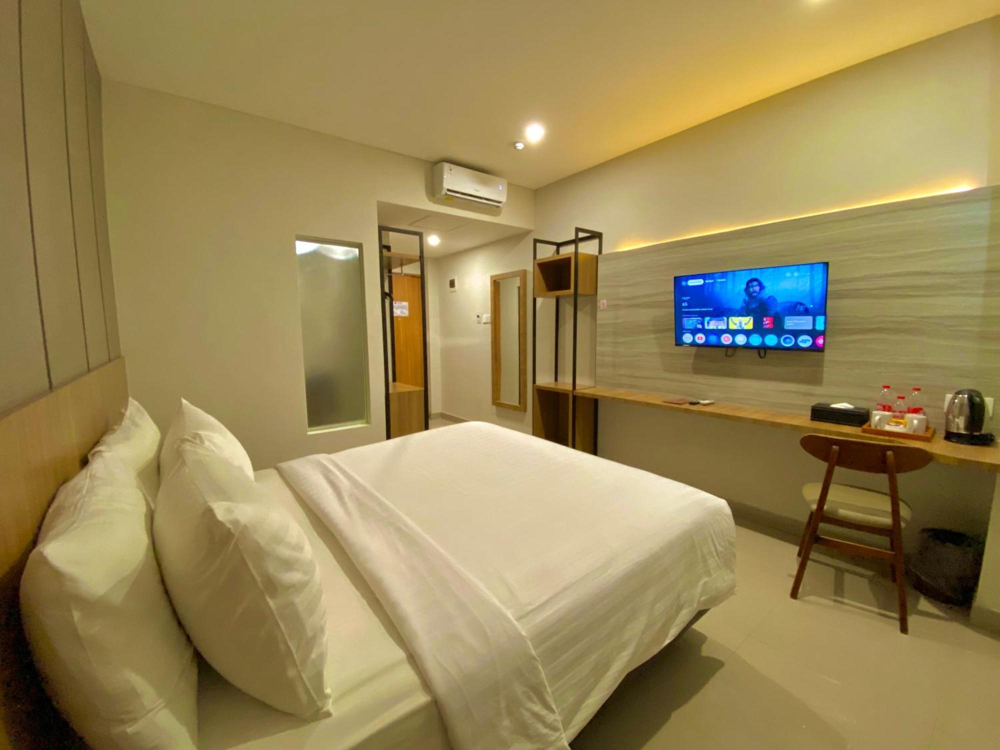 Front One Hotel Gombong Gombong  Bagian luar foto