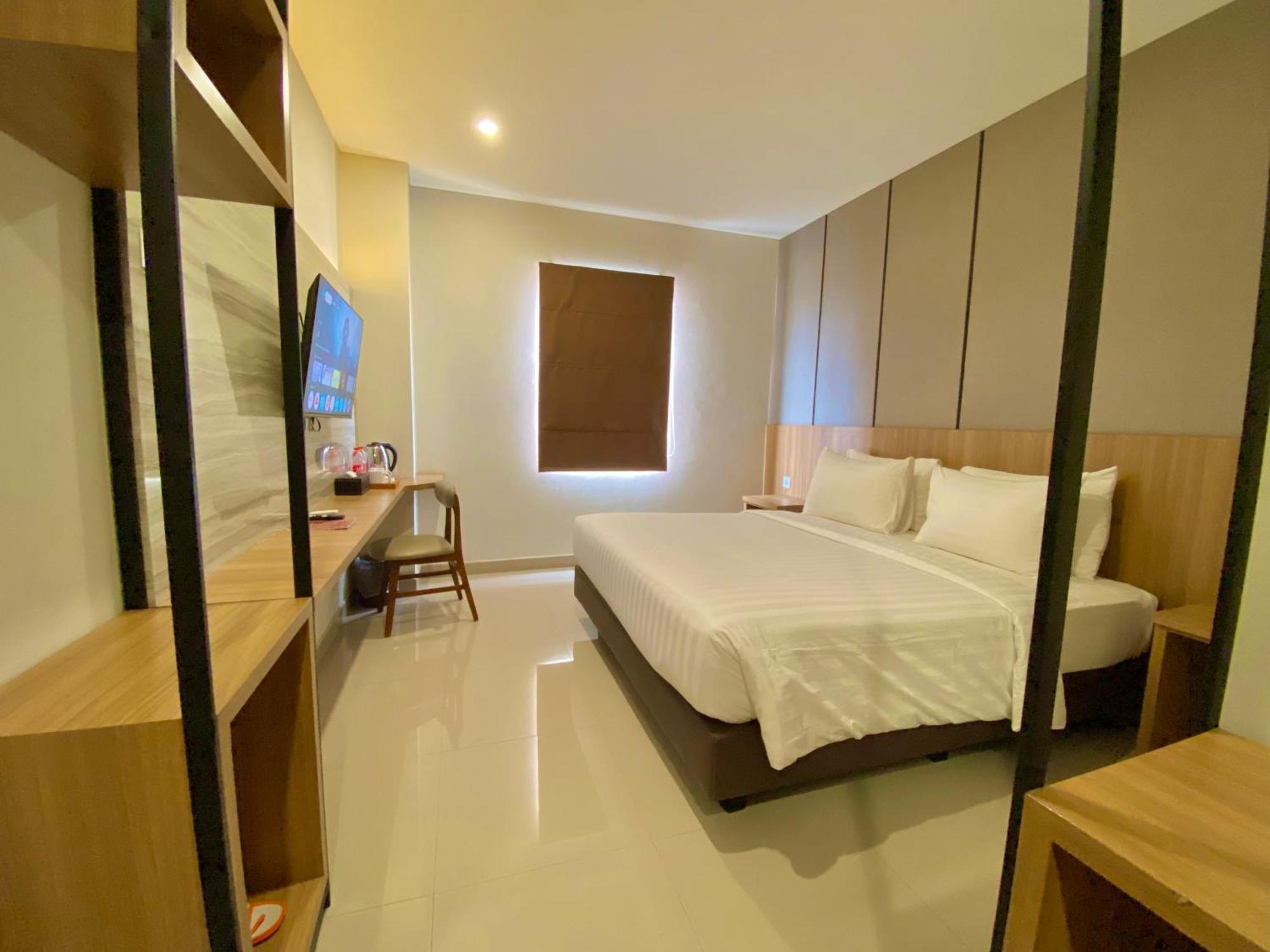 Front One Hotel Gombong Gombong  Bagian luar foto